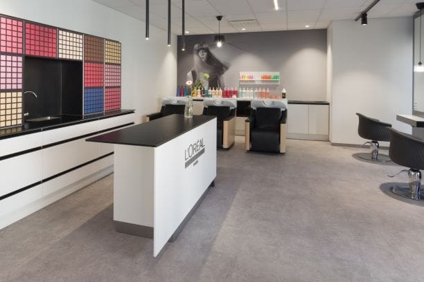 Salon Marjo Ahola – Designflooring vinyylilaatta
